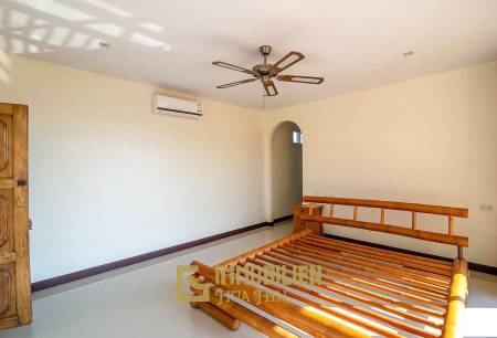 Freistehendes Haus im toskanischen Stil mit 3 Schlafzimmern in der Hua Hin Soi 102