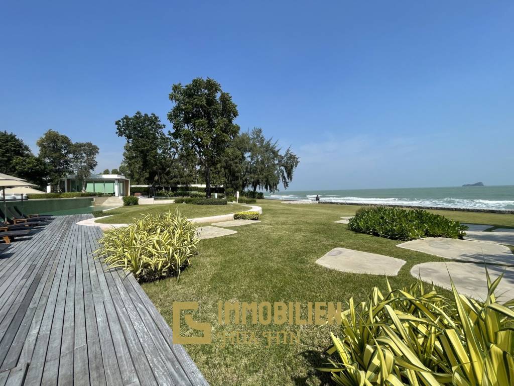 High End Beachfront Large One Bedroom Condo - Khao Tao