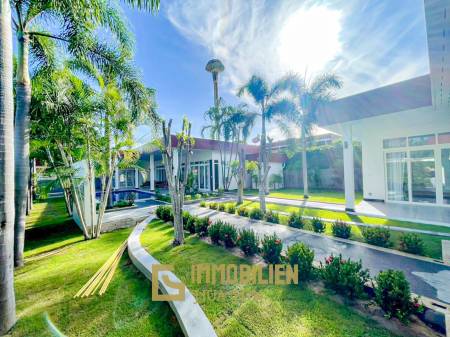 Newly Renovated 4 Bedroom Pool Villa