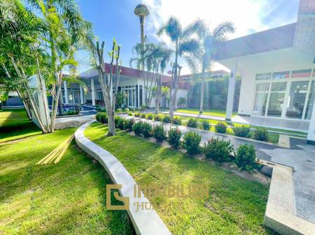 Newly Renovated 4 Bedroom Pool Villa