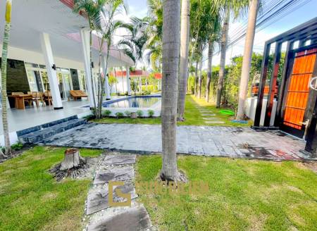 Newly Renovated 4 Bedroom Pool Villa