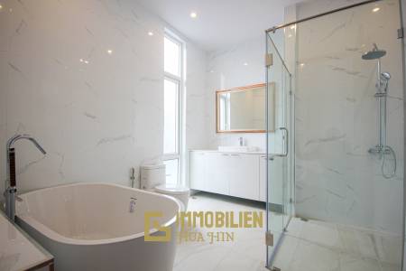 Newly Renovated 4 Bedroom Pool Villa