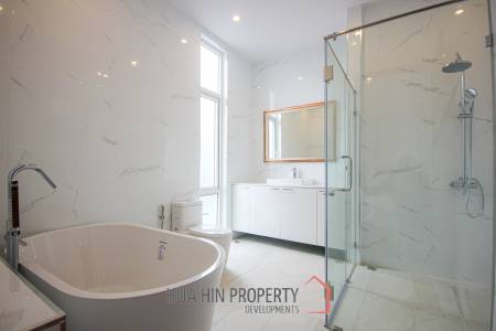 Newly Renovated 4 Bedroom Pool Villa