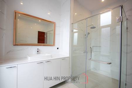 Newly Renovated 4 Bedroom Pool Villa