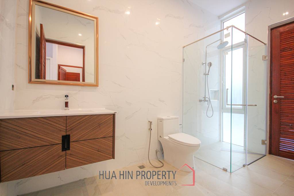 Newly Renovated 4 Bedroom Pool Villa