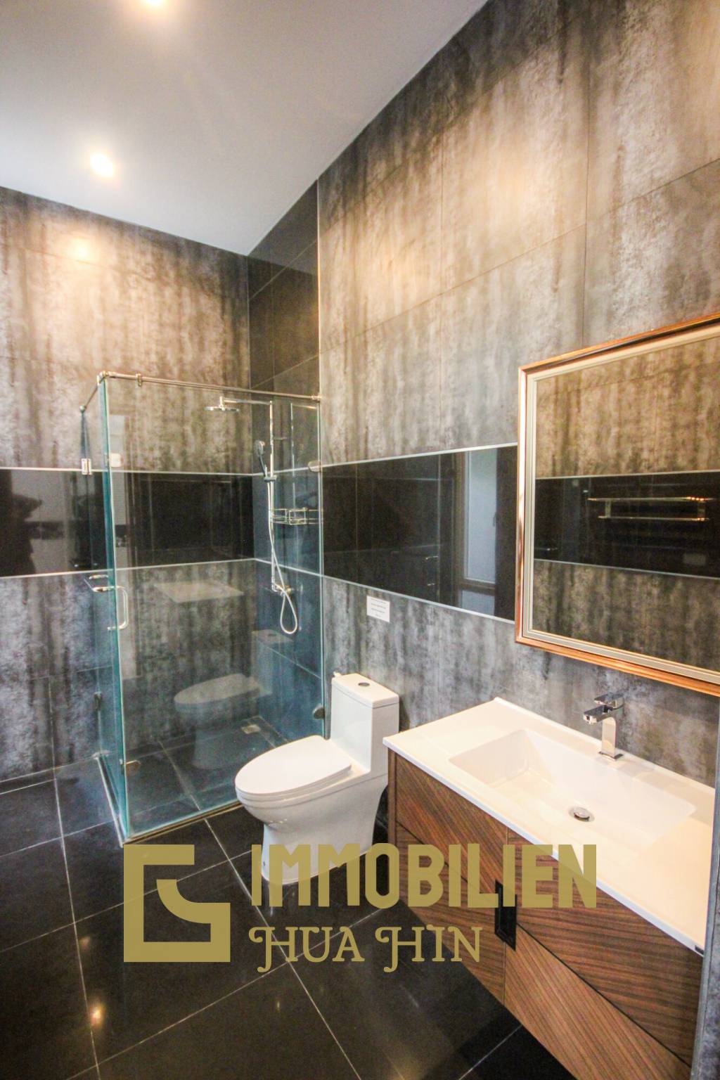 Newly Renovated 4 Bedroom Pool Villa