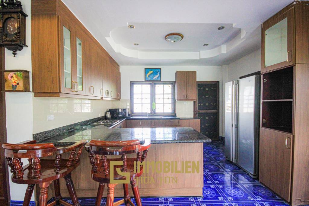 Hua Hin Soi 2: Freistehendes 4 Schlafzimmer Haus auf einem großen Grundstück