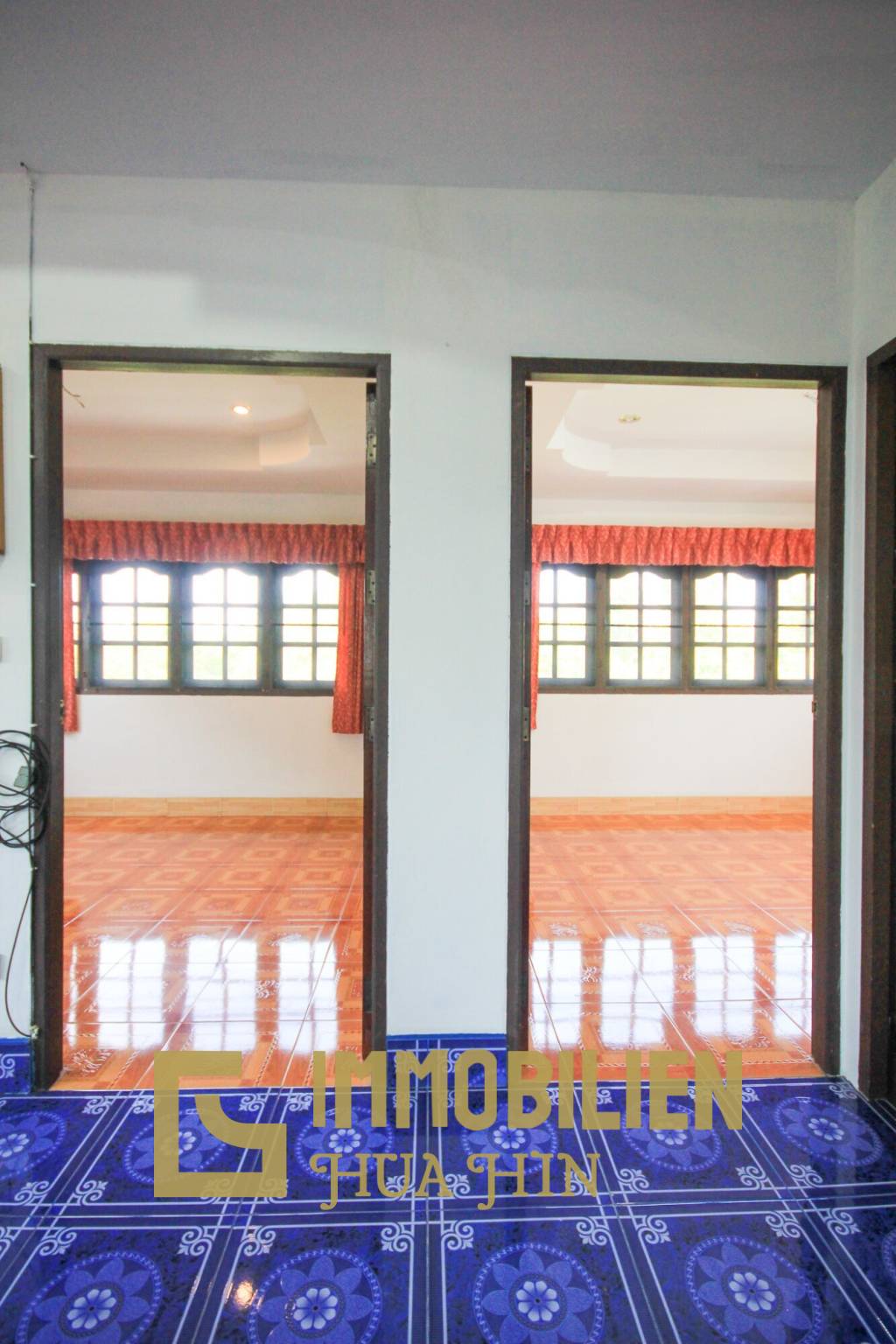 Hua Hin Soi 2: Freistehendes 4 Schlafzimmer Haus auf einem großen Grundstück
