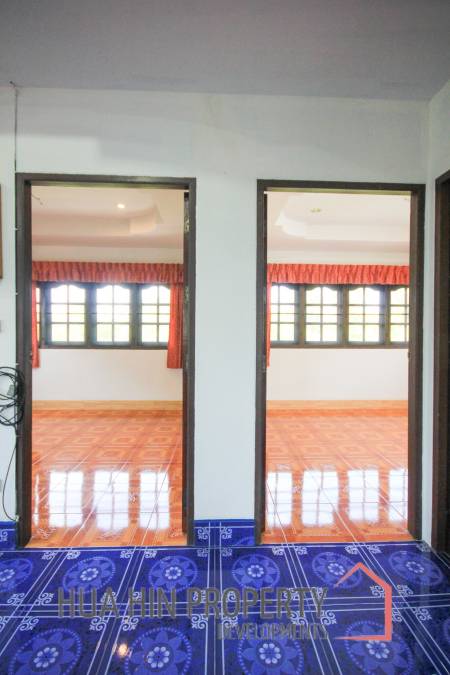 Freestanding 4 Bedroom House On Large Plot - Hua Hin Soi 2