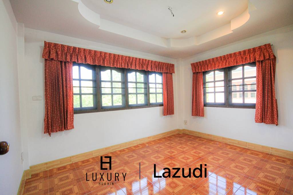 Freestanding 4 Bedroom House On Large Plot - Hua Hin Soi 2