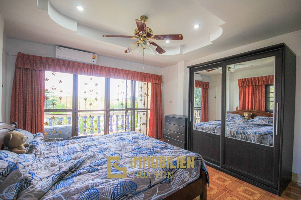 Hua Hin Soi 2: Freistehendes 4 Schlafzimmer Haus auf einem großen Grundstück
