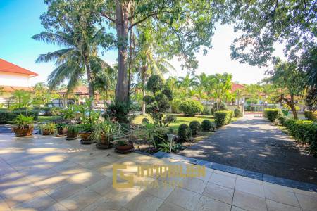Crystal View Hua Hin: Großartig gelegenes großes Familienhaus oder Anlageobjekt