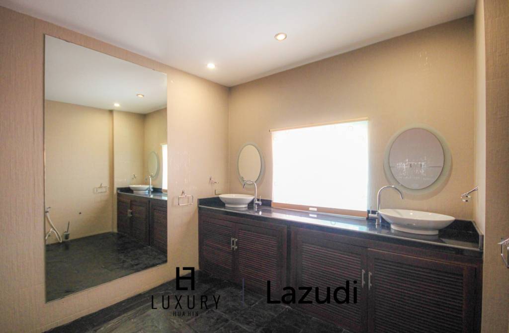 Great Located Large Family Home Or Investment Property At Crystal View Hua Hin