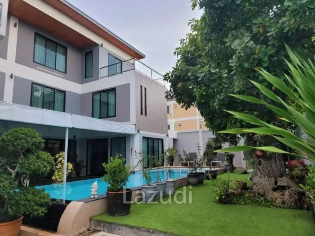 5 Bedrooms 6 Bathrooms 588 Sqm. Luxury Private Pool Villa