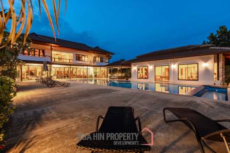 Amazing 9 bed, 8 Bath Pool Villa on Palm Hills Golf Course