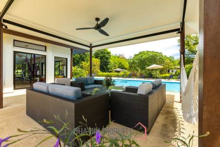 Amazing 9 bed, 8 Bath Pool Villa on Palm Hills Golf Course