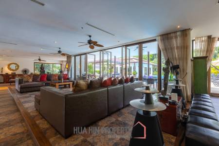 Amazing 9 bed, 8 Bath Pool Villa on Palm Hills Golf Course