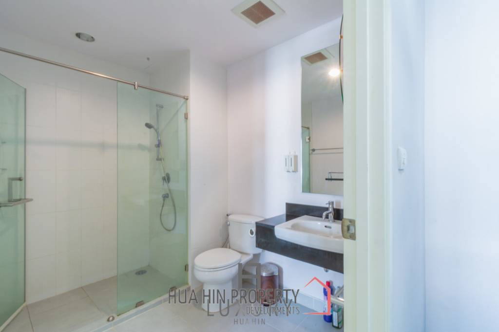 Baan Sanpluem: 2 Bedroom Beachside Condo