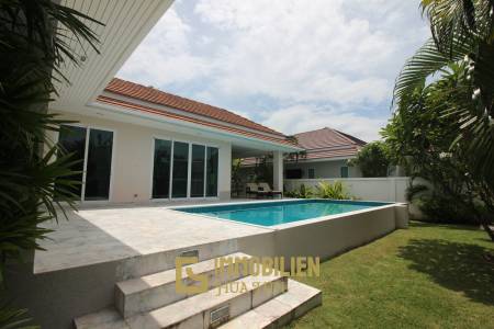 Qualitativ hochwertige und modern eingerichtete 3 Schlafzimmer Pool Villa in einem sehr gepflegten Zustand