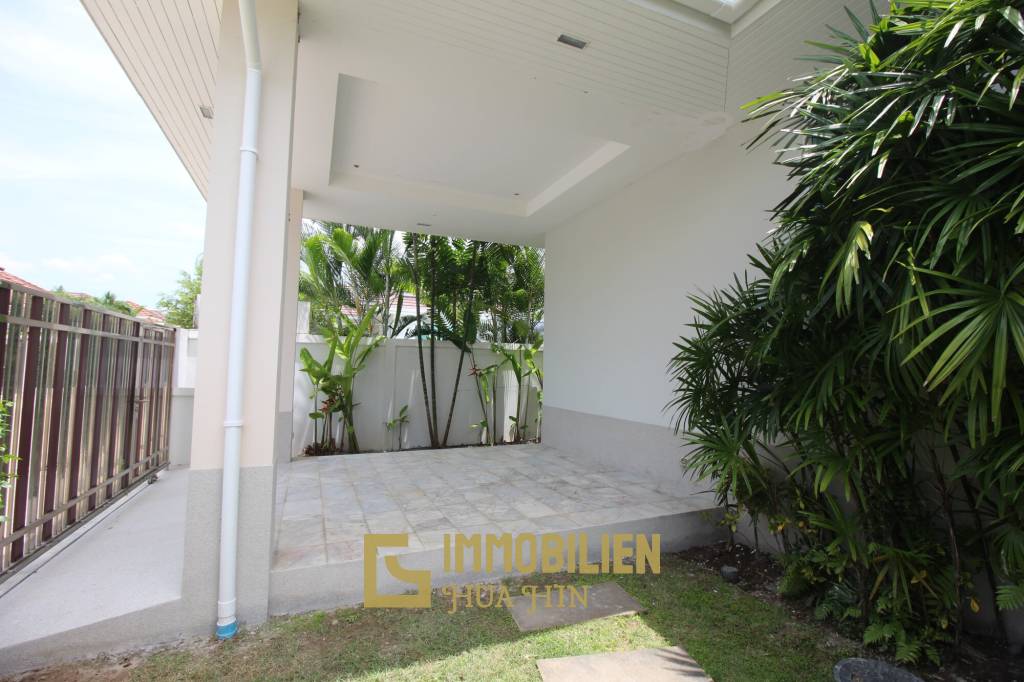Qualitativ hochwertige und modern eingerichtete 3 Schlafzimmer Pool Villa in einem sehr gepflegten Zustand