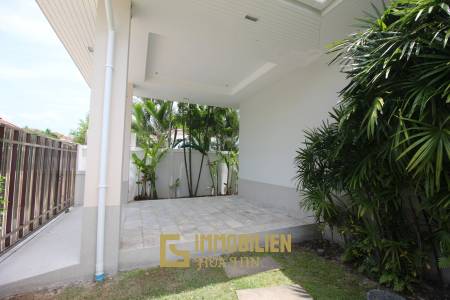 Qualitativ hochwertige und modern eingerichtete 3 Schlafzimmer Pool Villa in einem sehr gepflegten Zustand