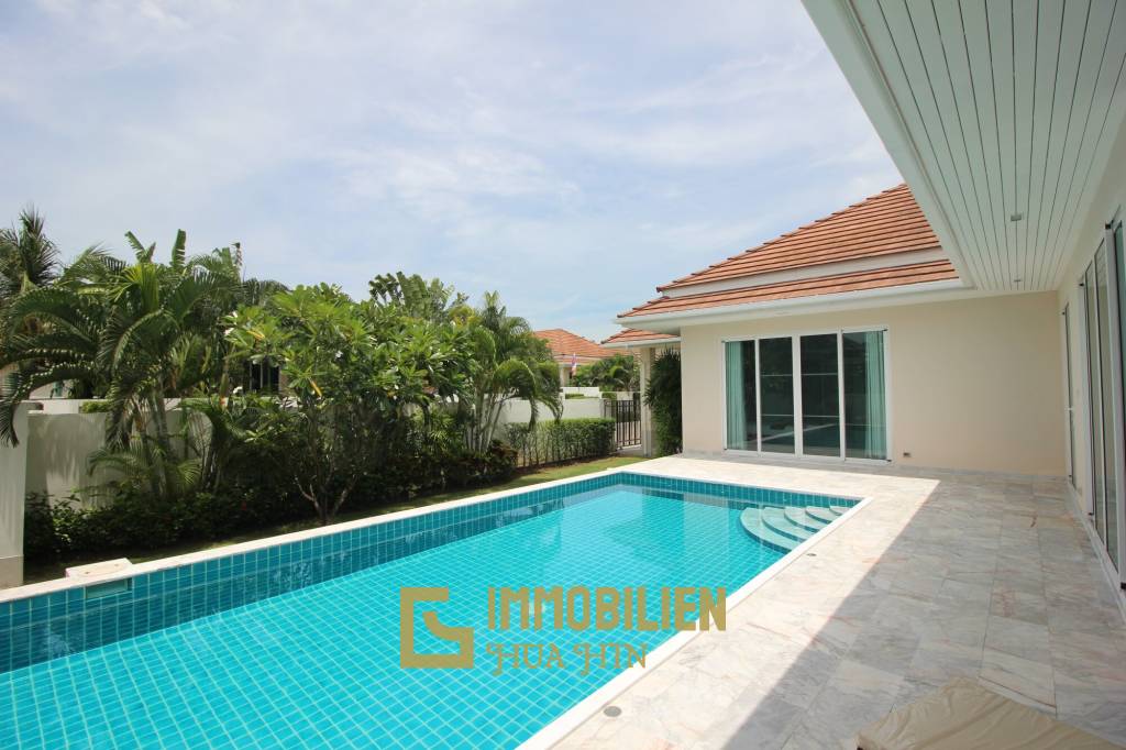 Qualitativ hochwertige und modern eingerichtete 3 Schlafzimmer Pool Villa in einem sehr gepflegten Zustand