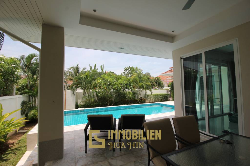 Qualitativ hochwertige und modern eingerichtete 3 Schlafzimmer Pool Villa in einem sehr gepflegten Zustand