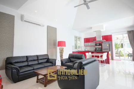 Qualitativ hochwertige und modern eingerichtete 3 Schlafzimmer Pool Villa in einem sehr gepflegten Zustand