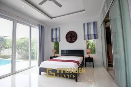 Qualitativ hochwertige und modern eingerichtete 3 Schlafzimmer Pool Villa in einem sehr gepflegten Zustand
