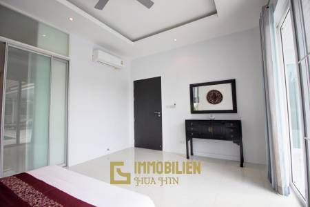 Qualitativ hochwertige und modern eingerichtete 3 Schlafzimmer Pool Villa in einem sehr gepflegten Zustand