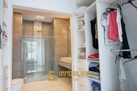 Qualitativ hochwertige und modern eingerichtete 3 Schlafzimmer Pool Villa in einem sehr gepflegten Zustand