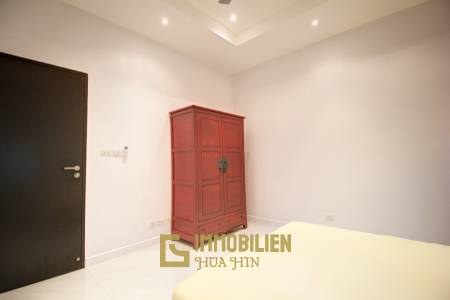 Qualitativ hochwertige und modern eingerichtete 3 Schlafzimmer Pool Villa in einem sehr gepflegten Zustand