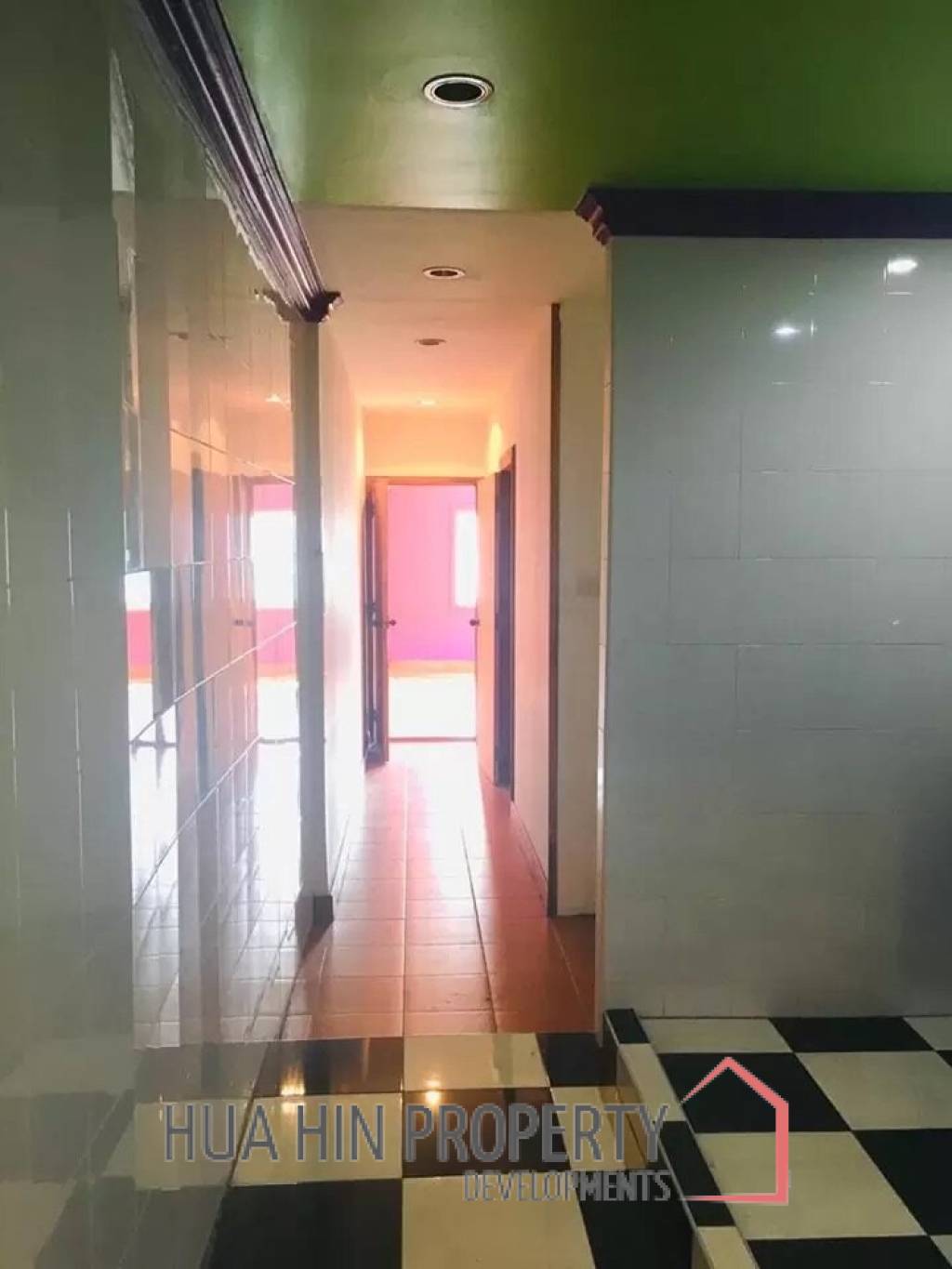 Townhouse / Business House in the Center of Hua Hin