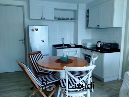 2 Bedroom Condo In Great Location