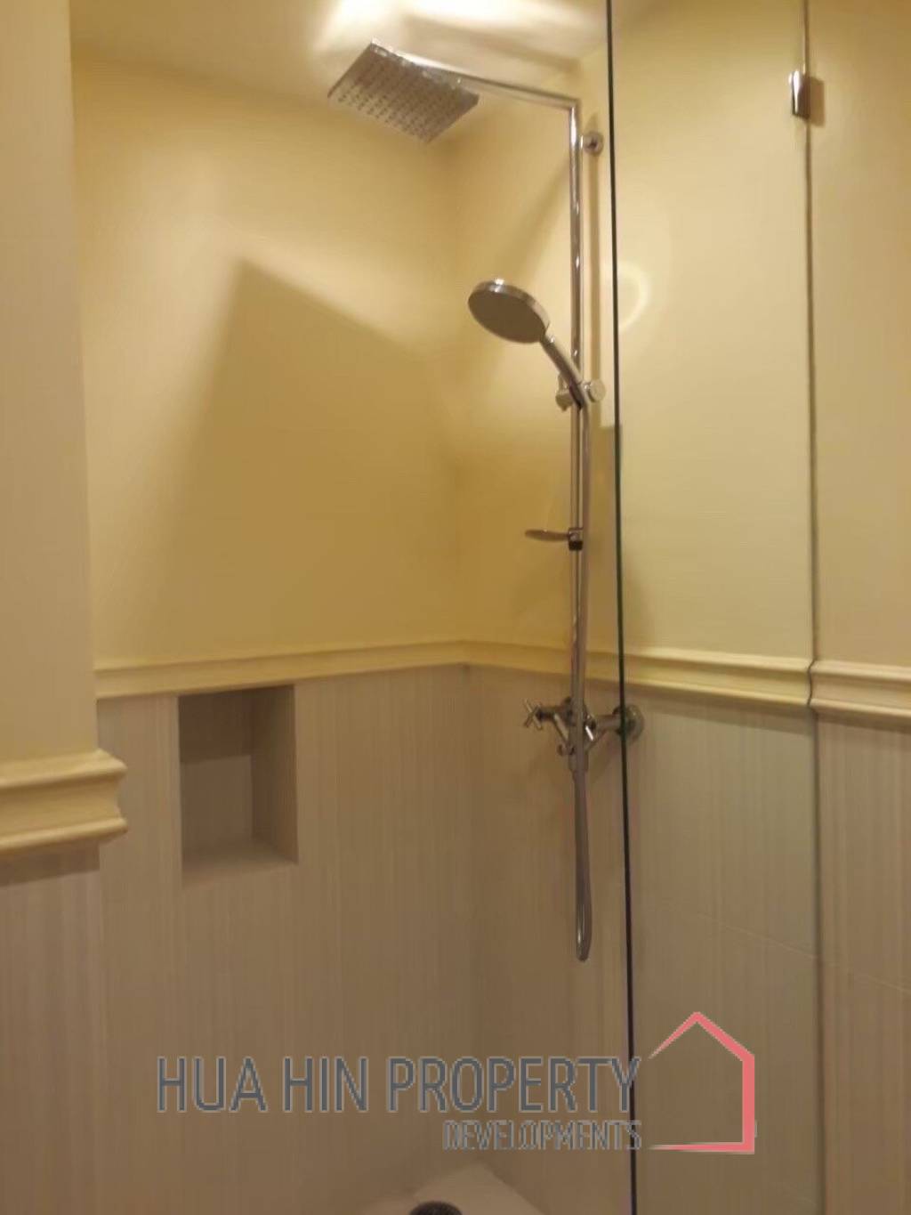 2 Bedroom Condo In Great Location