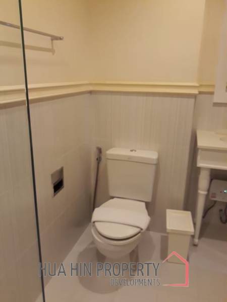 2 Bedroom Condo In Great Location