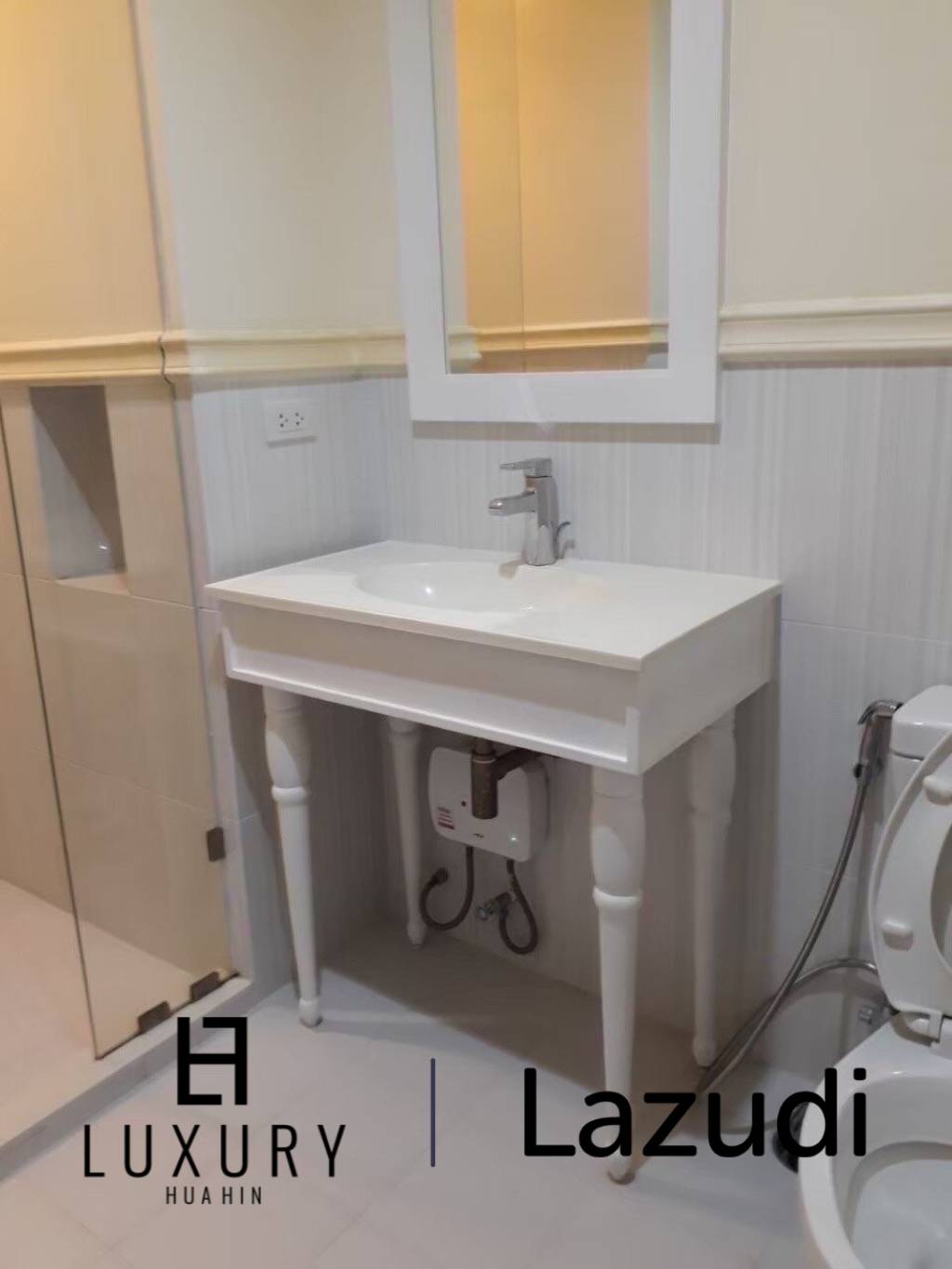 2 Bedroom Condo In Great Location