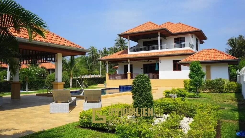 Manora Village III: Villa Royale F1 - 3 Schlafzimmer Luxus Pool Villa