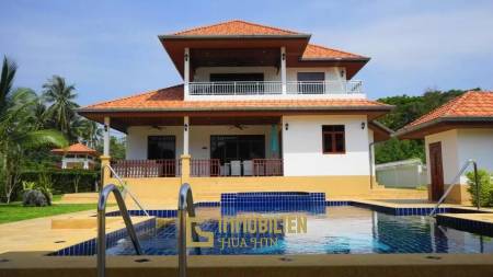 Manora Village III: Villa Royale F1 - 3 Schlafzimmer Luxus Pool Villa