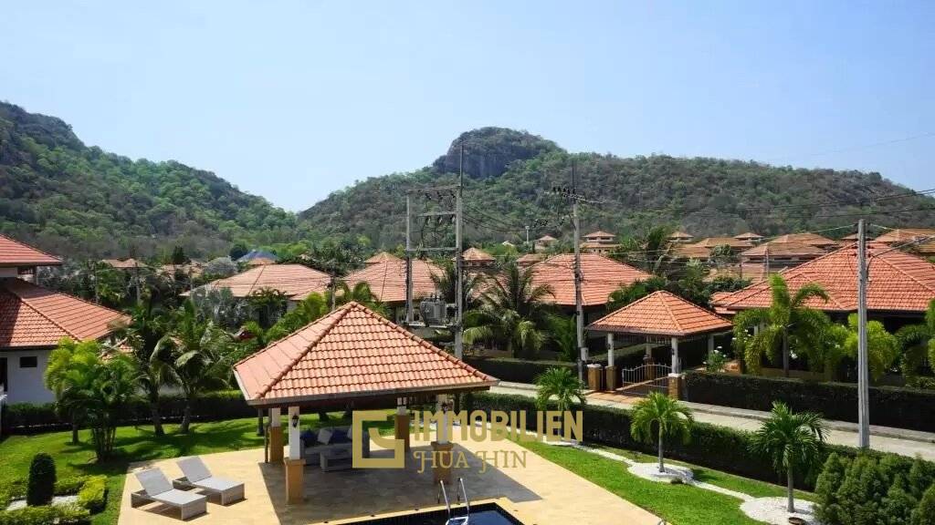 Manora Village III: Villa Royale F1 - 3 Schlafzimmer Luxus Pool Villa