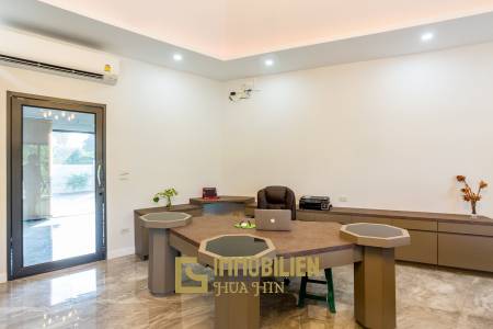 Riverside / Pranburi: Moderne 4 Schlafzimmer Pool Villa