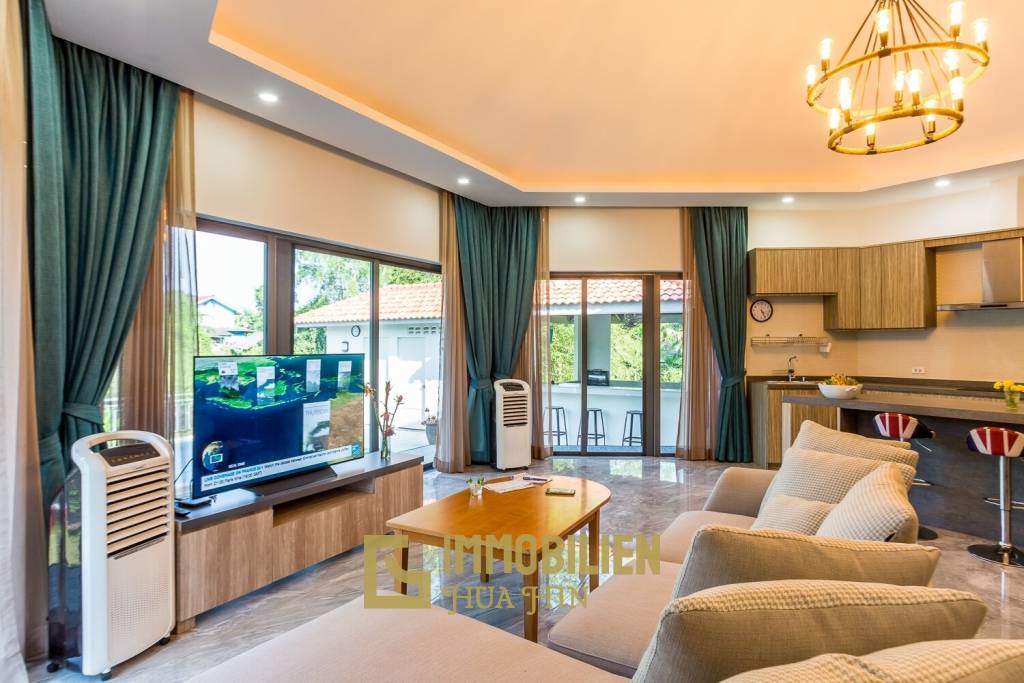 Riverside / Pranburi: Moderne 4 Schlafzimmer Pool Villa