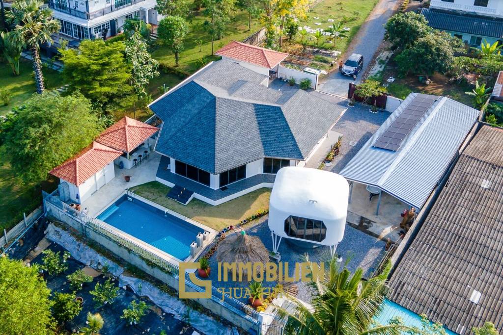 Riverside / Pranburi: Moderne 4 Schlafzimmer Pool Villa