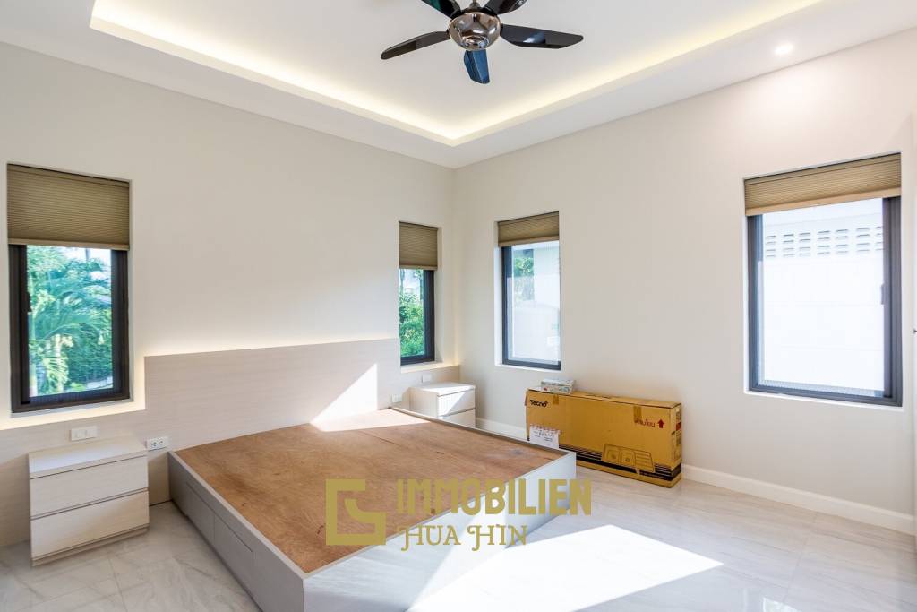 Riverside / Pranburi: Moderne 4 Schlafzimmer Pool Villa