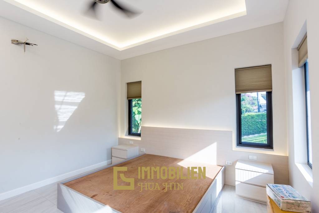 Riverside / Pranburi: Moderne 4 Schlafzimmer Pool Villa