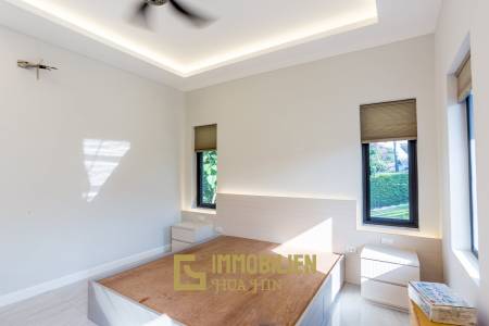 Riverside / Pranburi: Moderne 4 Schlafzimmer Pool Villa