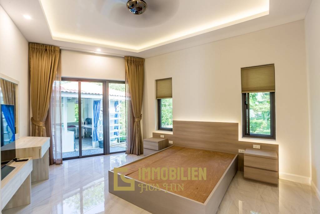 Riverside / Pranburi: Moderne 4 Schlafzimmer Pool Villa