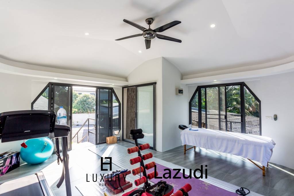 Riverside / Pranburi: Moderne 4 Schlafzimmer Pool Villa