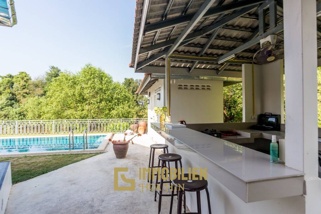 Riverside / Pranburi: Moderne 4 Schlafzimmer Pool Villa