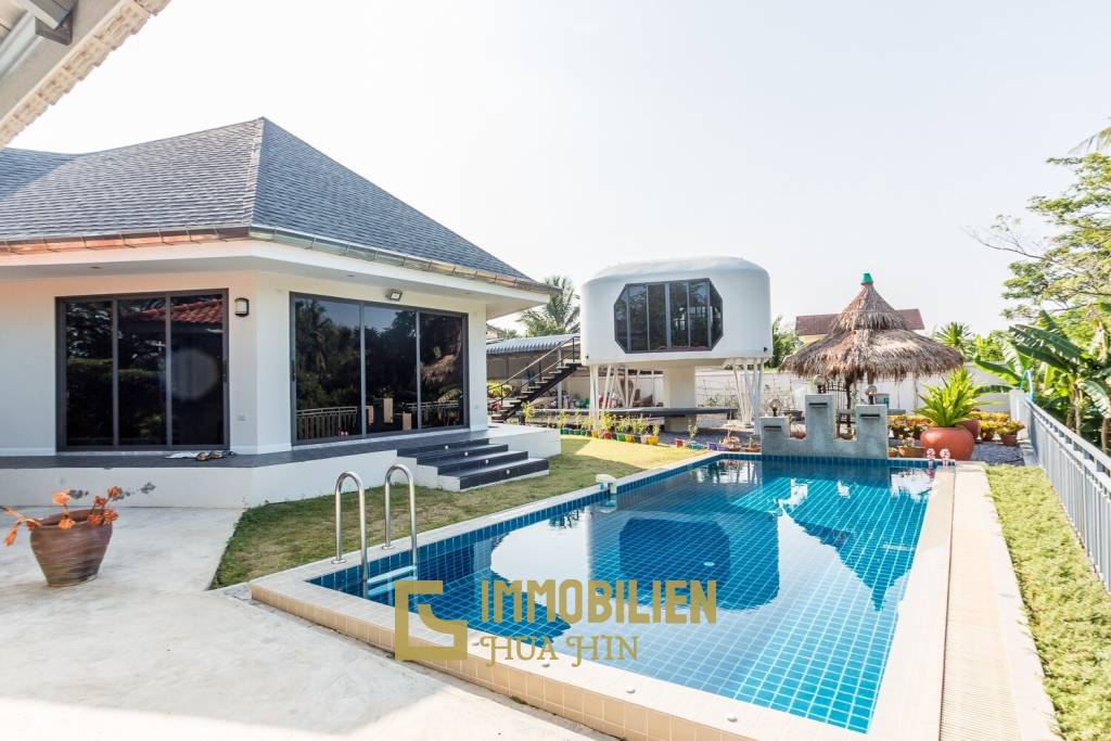 Riverside / Pranburi: Moderne 4 Schlafzimmer Pool Villa